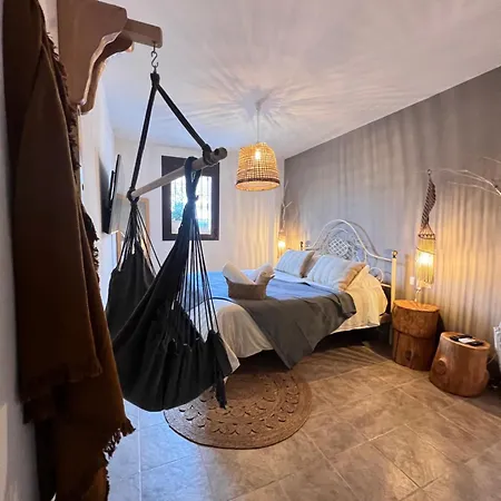 Bed and Breakfast Yanes *