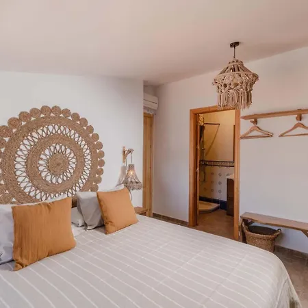 Bed and Breakfast Yanes *