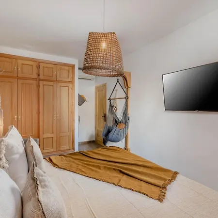 Bed and Breakfast Yanes *