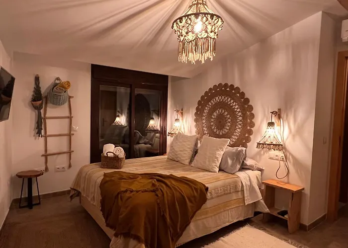 Yanes לינה וארוחת בוקר *