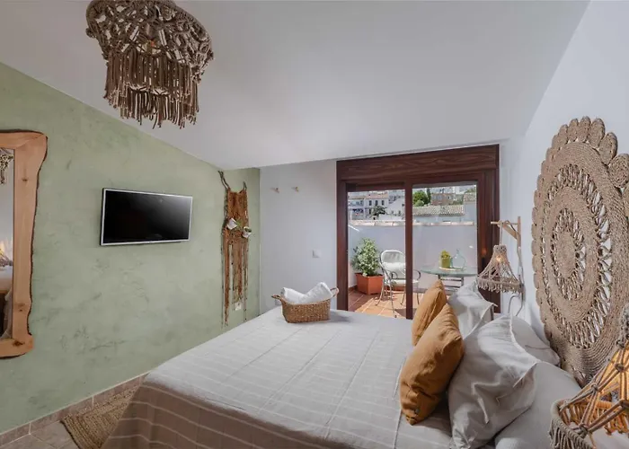 Yanes לינה וארוחת בוקר