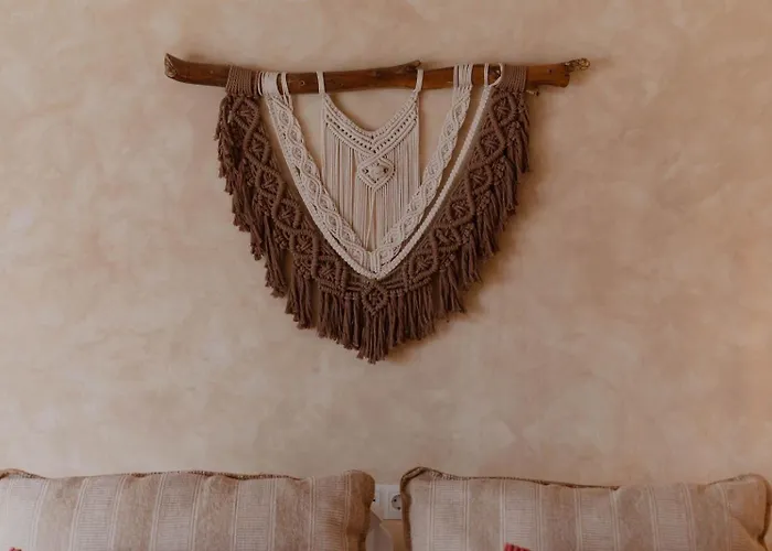 לינה וארוחת בוקר Yanes רונדה