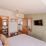 Yanes Bed & Breakfast *