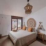 Yanes Bed & Breakfast